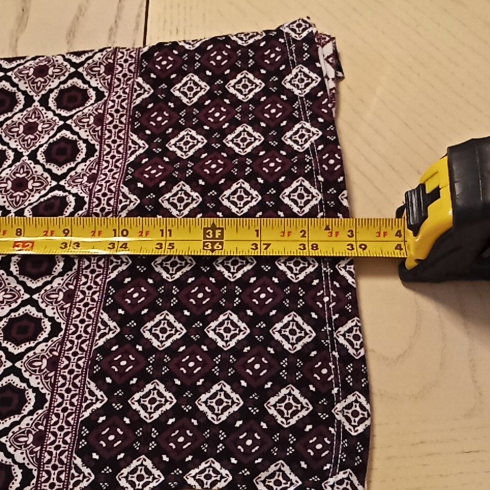 Charlotte Russe Long Skirt With Slit On Each Side.White/Burgundy & Black Pattern - Picture 13 of 14